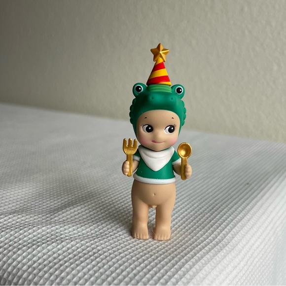 Sonny Angel Christmas Dinner Crocodile - Picture 2 of 9